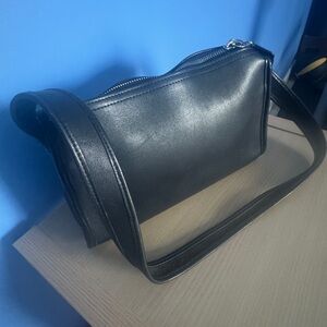 Authentic Vintage Coach Legacy Black Leather Zip Top Shoulder Bag Purse